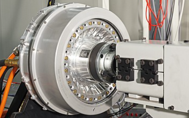 Electric Drive Wheels vs. Traditional Wheels